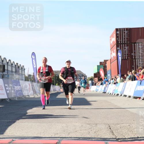 03.10.2025 - Köhlbrandbrückenlauf Jannik Wohlers http://msf.ph/oto/9128737 03.10.2025 13:40:48 Ziel 5495, 5496, 5558, 6134, 6135 meine-sportfotos.de