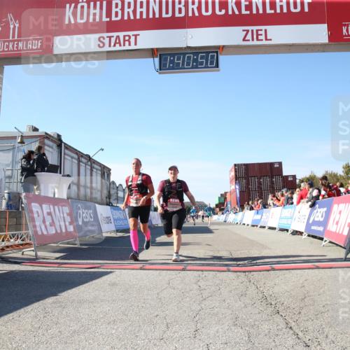 03.10.2025 - Köhlbrandbrückenlauf Jannik Wohlers http://msf.ph/oto/9128755 03.10.2025 13:40:50 Ziel 5495, 5496, 5558, 6134, 6135 meine-sportfotos.de