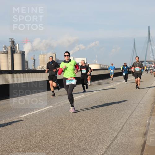 03.10.2025 - Köhlbrandbrückenlauf Lena Gebhardt http://msf.ph/oto/9128763 03.10.2025 09:48:29 Position 2  meine-sportfotos.de