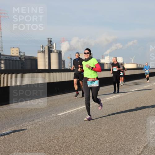 03.10.2025 - Köhlbrandbrückenlauf Lena Gebhardt http://msf.ph/oto/9128778 03.10.2025 09:48:29 Position 2 2822 meine-sportfotos.de
