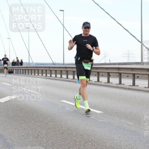 03.10.2025 - Köhlbrandbrückenlauf Lena Gebhardt http://msf.ph/oto/9128782 03.10.2025 15:23:39 Position 2 7299 meine-sportfotos.de