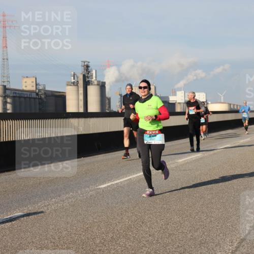 03.10.2025 - Köhlbrandbrückenlauf Lena Gebhardt http://msf.ph/oto/9128784 03.10.2025 09:48:29 Position 2 2822 meine-sportfotos.de
