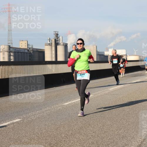 03.10.2025 - Köhlbrandbrückenlauf Lena Gebhardt http://msf.ph/oto/9128789 03.10.2025 09:48:30 Position 2 2822 meine-sportfotos.de