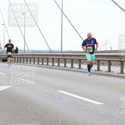 03.10.2025 - Köhlbrandbrückenlauf Lena Gebhardt http://msf.ph/oto/9128800 03.10.2025 15:23:41 Position 2  meine-sportfotos.de