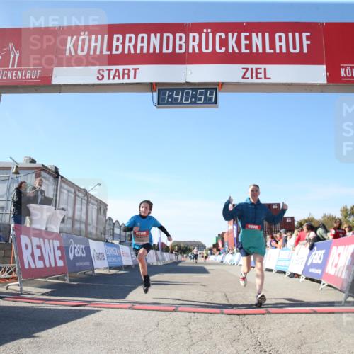 03.10.2025 - Köhlbrandbrückenlauf Jannik Wohlers http://msf.ph/oto/9128817 03.10.2025 13:40:54 Ziel 5495, 5496, 6134, 6135 meine-sportfotos.de