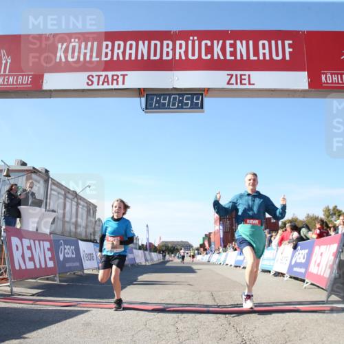03.10.2025 - Köhlbrandbrückenlauf Jannik Wohlers http://msf.ph/oto/9128823 03.10.2025 13:40:55 Ziel 5495, 5496, 6134, 6135 meine-sportfotos.de