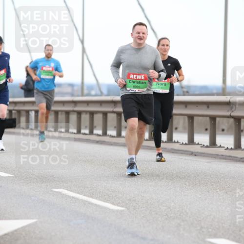 03.10.2025 - Köhlbrandbrückenlauf Lena Gebhardt http://msf.ph/oto/9128831 03.10.2025 15:23:49 Position 2 8995, 7144 meine-sportfotos.de