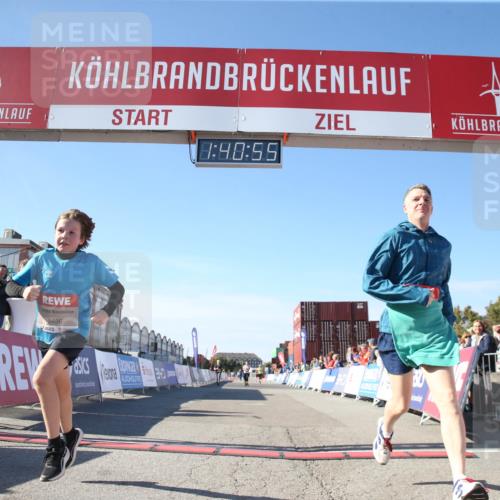 03.10.2025 - Köhlbrandbrückenlauf Jannik Wohlers http://msf.ph/oto/9128834 03.10.2025 13:40:55 Ziel 5495, 5496, 6134, 6135 meine-sportfotos.de
