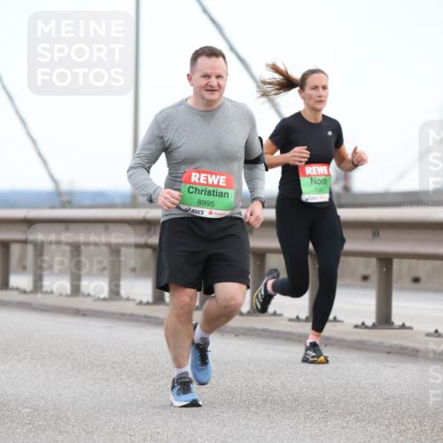 03.10.2025 - Köhlbrandbrückenlauf Lena Gebhardt http://msf.ph/oto/9128842 03.10.2025 15:23:51 Position 2 8995, 7144 meine-sportfotos.de