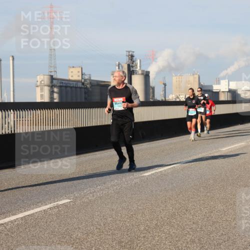 03.10.2025 - Köhlbrandbrückenlauf Lena Gebhardt http://msf.ph/oto/9128861 03.10.2025 09:48:32 Position 2 1385, 3721 meine-sportfotos.de