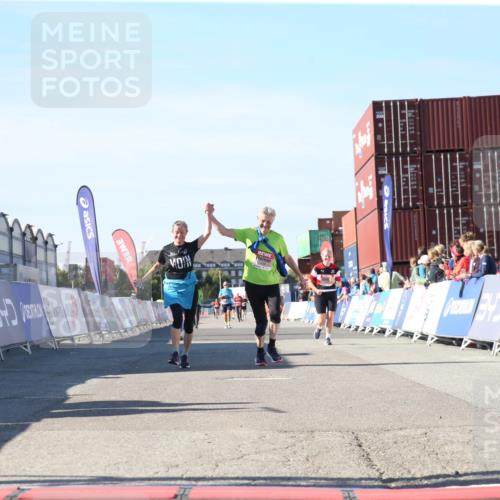03.10.2025 - Köhlbrandbrückenlauf Jannik Wohlers http://msf.ph/oto/9128868 03.10.2025 13:41:10 Ziel 5116, 5121, 5197, 6317, 6437 meine-sportfotos.de