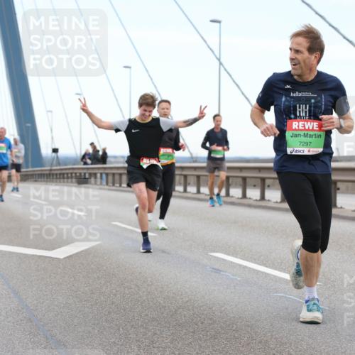 03.10.2025 - Köhlbrandbrückenlauf Lena Gebhardt http://msf.ph/oto/9128872 03.10.2025 15:23:56 Position 2 7297 meine-sportfotos.de