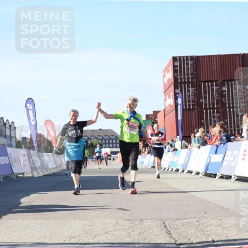 03.10.2025 - Köhlbrandbrückenlauf Jannik Wohlers http://msf.ph/oto/9128875 03.10.2025 13:41:11 Ziel 5116, 5121, 5197, 5421, 6317, 6437 meine-sportfotos.de