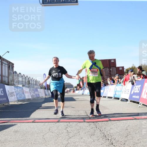03.10.2025 - Köhlbrandbrückenlauf Jannik Wohlers http://msf.ph/oto/9128888 03.10.2025 13:41:14 Ziel 5116, 5121, 5197, 5421, 6317, 6437 meine-sportfotos.de
