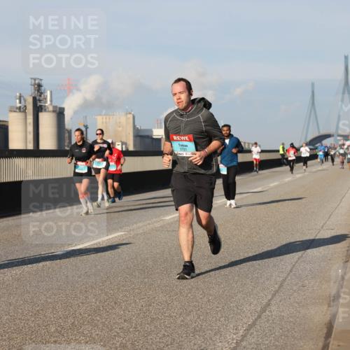 03.10.2025 - Köhlbrandbrückenlauf Lena Gebhardt http://msf.ph/oto/9128898 03.10.2025 09:48:33 Position 2 3721 meine-sportfotos.de