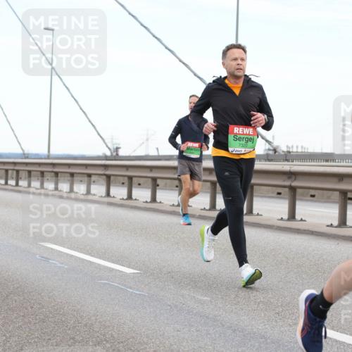 03.10.2025 - Köhlbrandbrückenlauf Lena Gebhardt http://msf.ph/oto/9128906 03.10.2025 15:23:59 Position 2 7320 meine-sportfotos.de