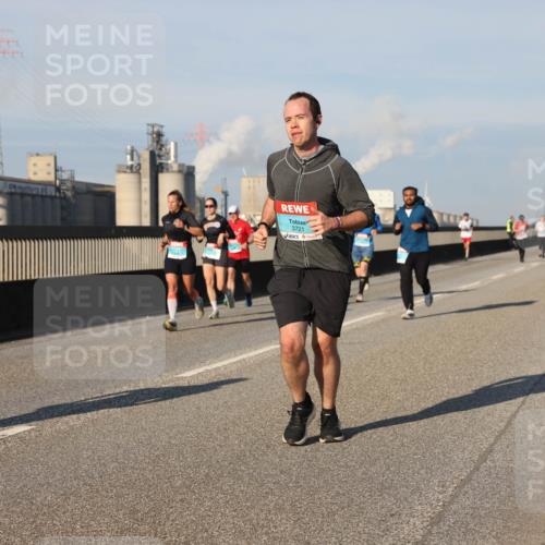 03.10.2025 - Köhlbrandbrückenlauf Lena Gebhardt http://msf.ph/oto/9128911 03.10.2025 09:48:34 Position 2 3721 meine-sportfotos.de