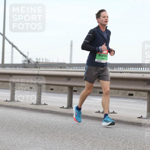 03.10.2025 - Köhlbrandbrückenlauf Lena Gebhardt http://msf.ph/oto/9128920 03.10.2025 15:24:00 Position 2 7081 meine-sportfotos.de