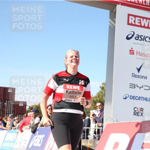 03.10.2025 - Köhlbrandbrückenlauf Jannik Wohlers http://msf.ph/oto/9128935 03.10.2025 13:41:18 Ziel 5116, 5121, 5197, 5421 meine-sportfotos.de