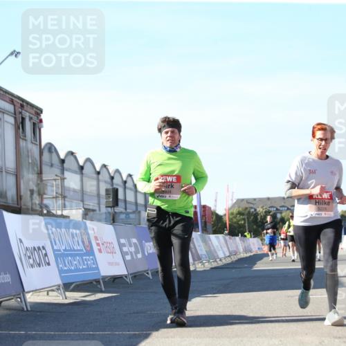 03.10.2025 - Köhlbrandbrückenlauf Jannik Wohlers http://msf.ph/oto/9128942 03.10.2025 13:41:38 Ziel 4894, 5228, 5230, 6462 meine-sportfotos.de