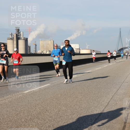 03.10.2025 - Köhlbrandbrückenlauf Lena Gebhardt http://msf.ph/oto/9128945 03.10.2025 09:48:35 Position 2  meine-sportfotos.de