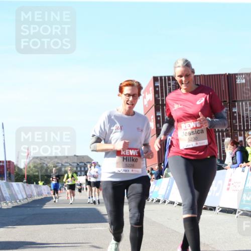 03.10.2025 - Köhlbrandbrückenlauf Jannik Wohlers http://msf.ph/oto/9128952 03.10.2025 13:41:39 Ziel 4894, 5228, 5230, 6462 meine-sportfotos.de