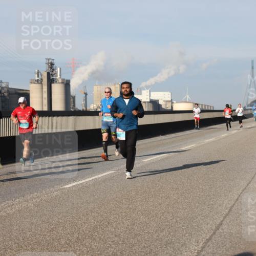 03.10.2025 - Köhlbrandbrückenlauf Lena Gebhardt http://msf.ph/oto/9128955 03.10.2025 09:48:36 Position 2 3842, 1406 meine-sportfotos.de