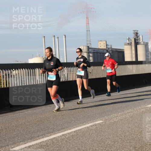 03.10.2025 - Köhlbrandbrückenlauf Lena Gebhardt http://msf.ph/oto/9128965 03.10.2025 09:48:36 Position 2 3842 meine-sportfotos.de