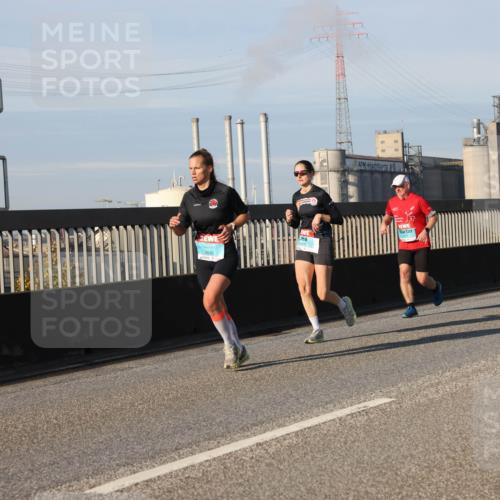 03.10.2025 - Köhlbrandbrückenlauf Lena Gebhardt http://msf.ph/oto/9128971 03.10.2025 09:48:36 Position 2 3842 meine-sportfotos.de