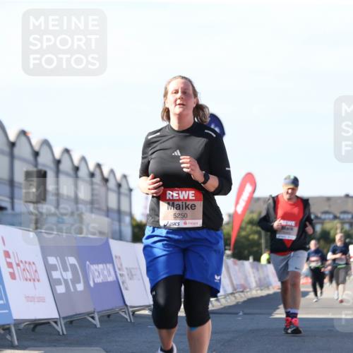 03.10.2025 - Köhlbrandbrückenlauf Jannik Wohlers http://msf.ph/oto/9128998 03.10.2025 13:41:52 Ziel 5043, 5193, 5232, 5250, 5257, 5315 meine-sportfotos.de