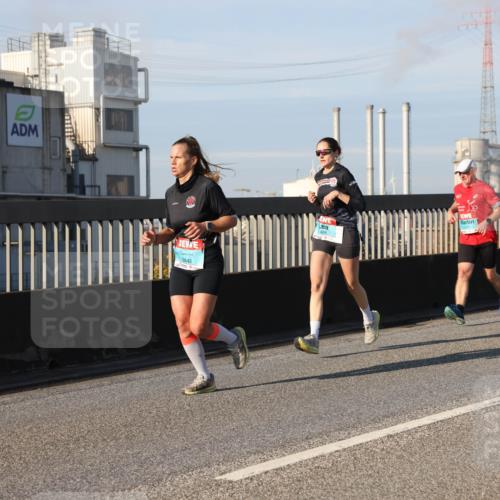 03.10.2025 - Köhlbrandbrückenlauf Lena Gebhardt http://msf.ph/oto/9129004 03.10.2025 09:48:37 Position 2 3842, 406 meine-sportfotos.de
