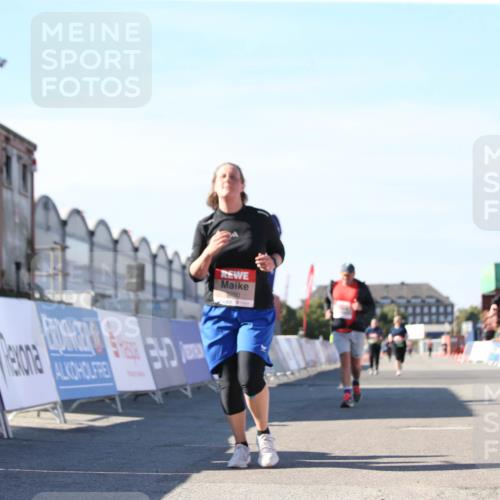 03.10.2025 - Köhlbrandbrückenlauf Jannik Wohlers http://msf.ph/oto/9129009 03.10.2025 13:41:53 Ziel 5043, 5193, 5232, 5250, 5257, 5315 meine-sportfotos.de