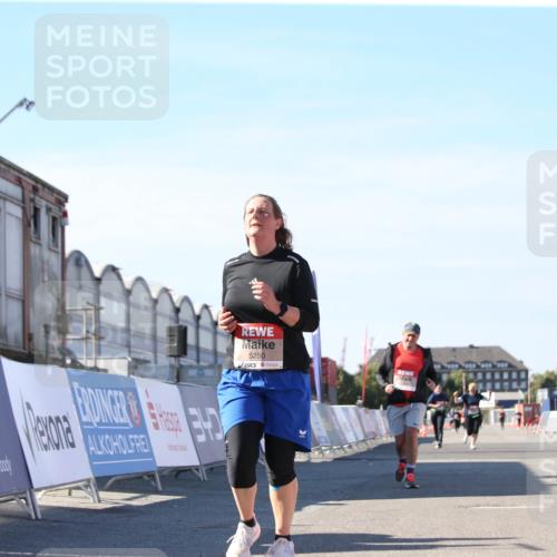 03.10.2025 - Köhlbrandbrückenlauf Jannik Wohlers http://msf.ph/oto/9129014 03.10.2025 13:41:53 Ziel 5043, 5193, 5232, 5250, 5257, 5315 meine-sportfotos.de