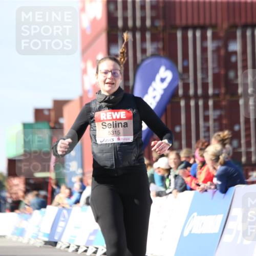 03.10.2025 - Köhlbrandbrückenlauf Jannik Wohlers http://msf.ph/oto/9129024 03.10.2025 13:41:54 Ziel 5043, 5193, 5232, 5250, 5257, 5315 meine-sportfotos.de