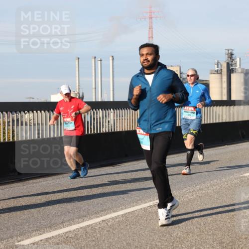 03.10.2025 - Köhlbrandbrückenlauf Lena Gebhardt http://msf.ph/oto/9129033 03.10.2025 09:48:37 Position 2 1477, 406, 1302 meine-sportfotos.de