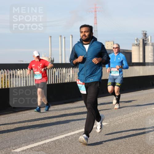 03.10.2025 - Köhlbrandbrückenlauf Lena Gebhardt http://msf.ph/oto/9129046 03.10.2025 09:48:38 Position 2 141 meine-sportfotos.de