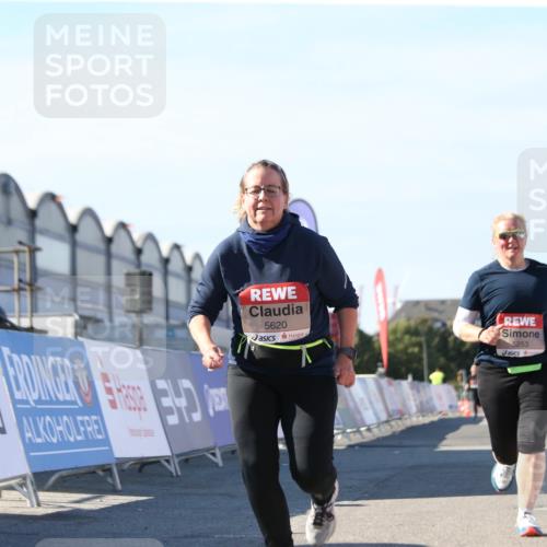 03.10.2025 - Köhlbrandbrückenlauf Jannik Wohlers http://msf.ph/oto/9129059 03.10.2025 13:42:03 Ziel 5043, 5250, 5253, 5315, 5620 meine-sportfotos.de
