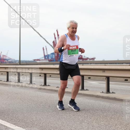 03.10.2025 - Köhlbrandbrückenlauf Lena Gebhardt http://msf.ph/oto/9129078 03.10.2025 16:03:22 Position 2 9712, 8353 meine-sportfotos.de