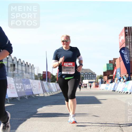 03.10.2025 - Köhlbrandbrückenlauf Jannik Wohlers http://msf.ph/oto/9129079 03.10.2025 13:42:05 Ziel 5043, 5253, 5315, 5620 meine-sportfotos.de