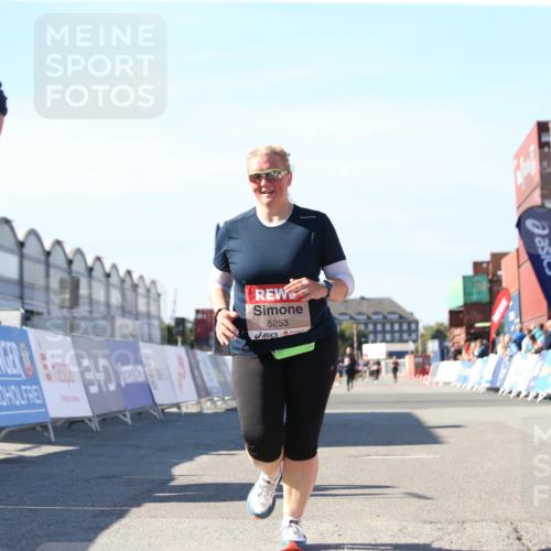 03.10.2025 - Köhlbrandbrückenlauf Jannik Wohlers http://msf.ph/oto/9129086 03.10.2025 13:42:05 Ziel 5043, 5253, 5315, 5620 meine-sportfotos.de