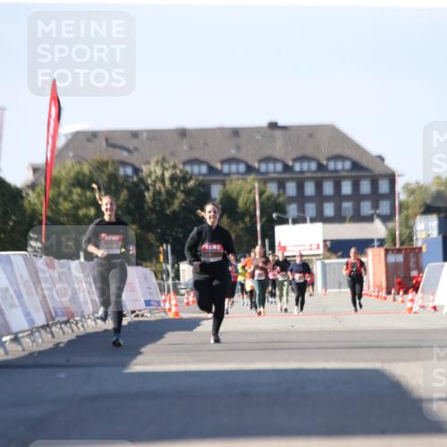 03.10.2025 - Köhlbrandbrückenlauf Jannik Wohlers http://msf.ph/oto/9129096 03.10.2025 13:42:11 Ziel 5253, 5620 meine-sportfotos.de