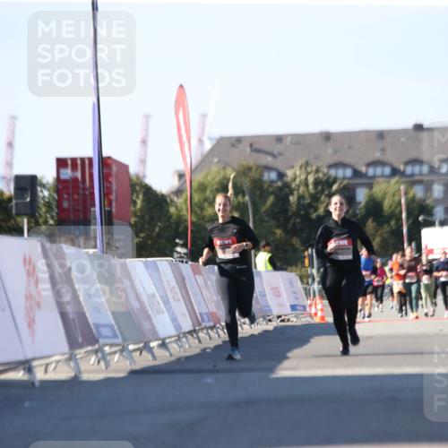 03.10.2025 - Köhlbrandbrückenlauf Jannik Wohlers http://msf.ph/oto/9129104 03.10.2025 13:42:12 Ziel 5253, 5620 meine-sportfotos.de