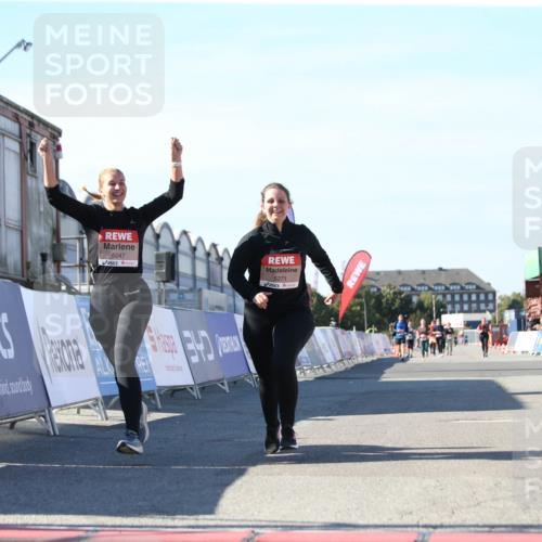 03.10.2025 - Köhlbrandbrückenlauf Jannik Wohlers http://msf.ph/oto/9129113 03.10.2025 13:42:19 Ziel 5271, 6247 meine-sportfotos.de