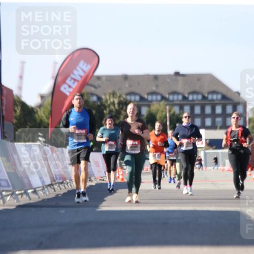 03.10.2025 - Köhlbrandbrückenlauf Jannik Wohlers http://msf.ph/oto/9129121 03.10.2025 13:42:30 Ziel  meine-sportfotos.de