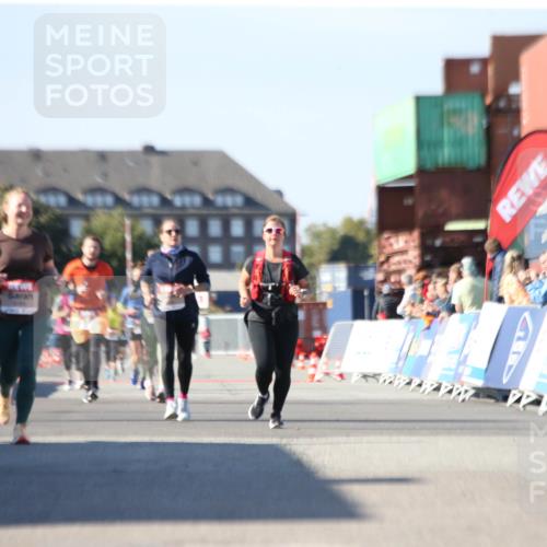 03.10.2025 - Köhlbrandbrückenlauf Jannik Wohlers http://msf.ph/oto/9129126 03.10.2025 13:42:32 Ziel  meine-sportfotos.de