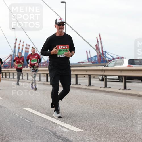 03.10.2025 - Köhlbrandbrückenlauf Lena Gebhardt http://msf.ph/oto/9129127 03.10.2025 16:03:28 Position 2 840 meine-sportfotos.de