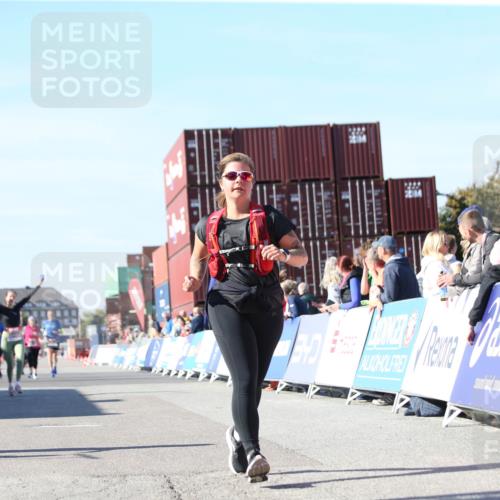 03.10.2025 - Köhlbrandbrückenlauf Jannik Wohlers http://msf.ph/oto/9129175 03.10.2025 13:42:42 Ziel 4944, 5086, 5254, 5418, 6160, 6161, 6260 meine-sportfotos.de