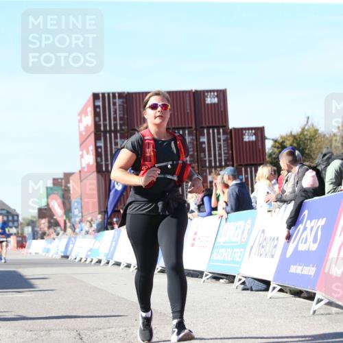 03.10.2025 - Köhlbrandbrückenlauf Jannik Wohlers http://msf.ph/oto/9129184 03.10.2025 13:42:42 Ziel 4944, 5086, 5254, 5418, 6160, 6161, 6260 meine-sportfotos.de