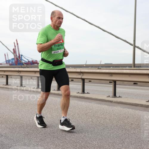 03.10.2025 - Köhlbrandbrückenlauf Lena Gebhardt http://msf.ph/oto/9129196 03.10.2025 16:03:34 Position 2 8206 meine-sportfotos.de
