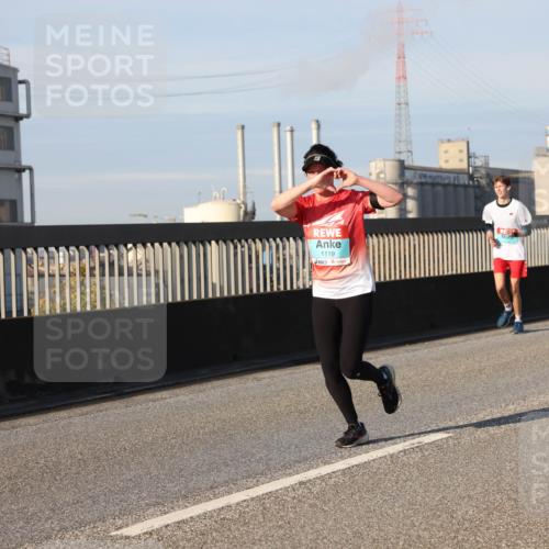 03.10.2025 - Köhlbrandbrückenlauf Lena Gebhardt http://msf.ph/oto/9129215 03.10.2025 09:48:47 Position 2 1119 meine-sportfotos.de